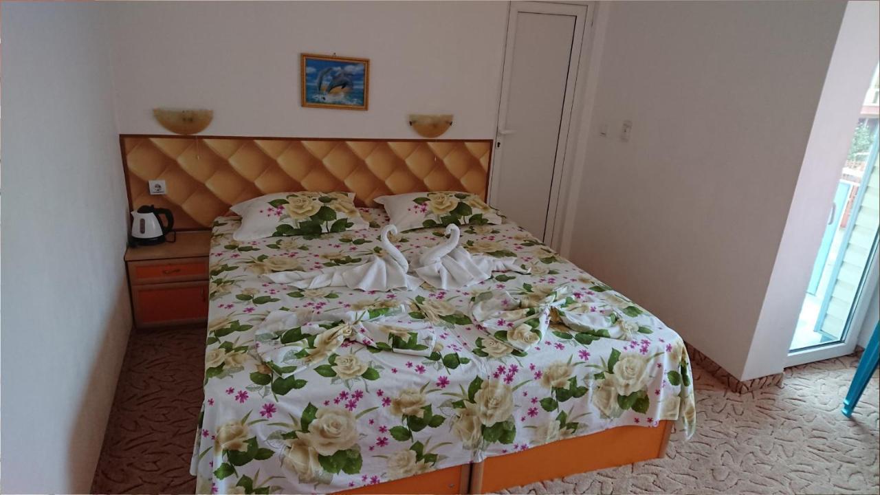 Sianie Guest House Ravda Exterior photo