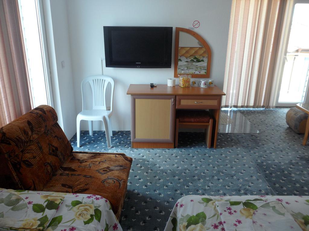 Sianie Guest House Ravda Exterior photo