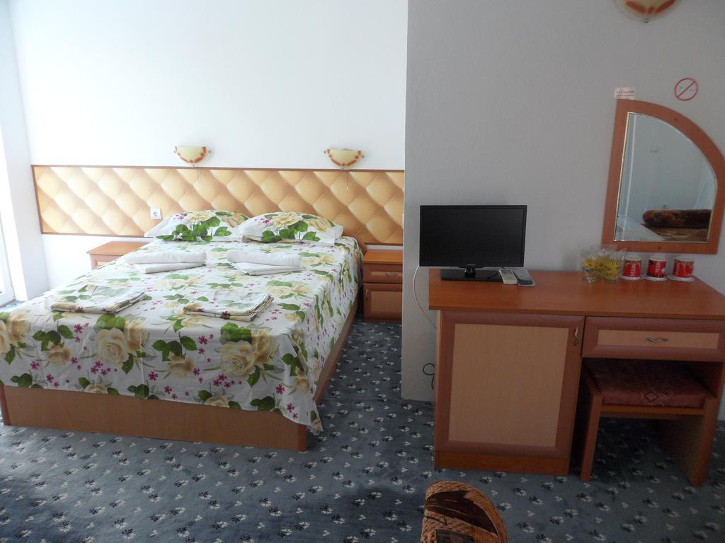 Sianie Guest House Ravda Exterior photo