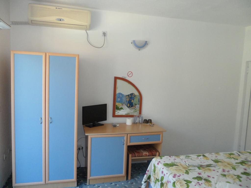 Sianie Guest House Ravda Exterior photo