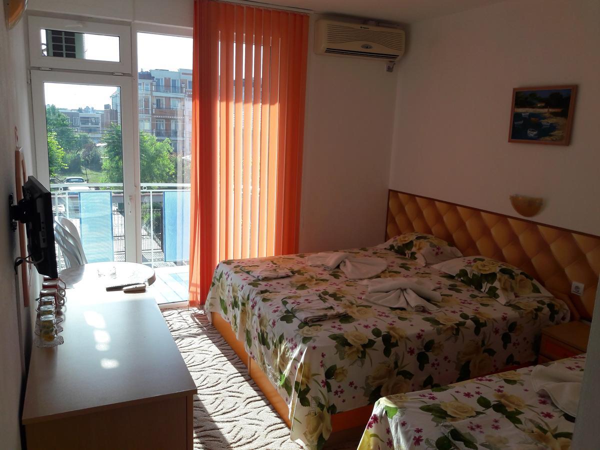 Sianie Guest House Ravda Exterior photo