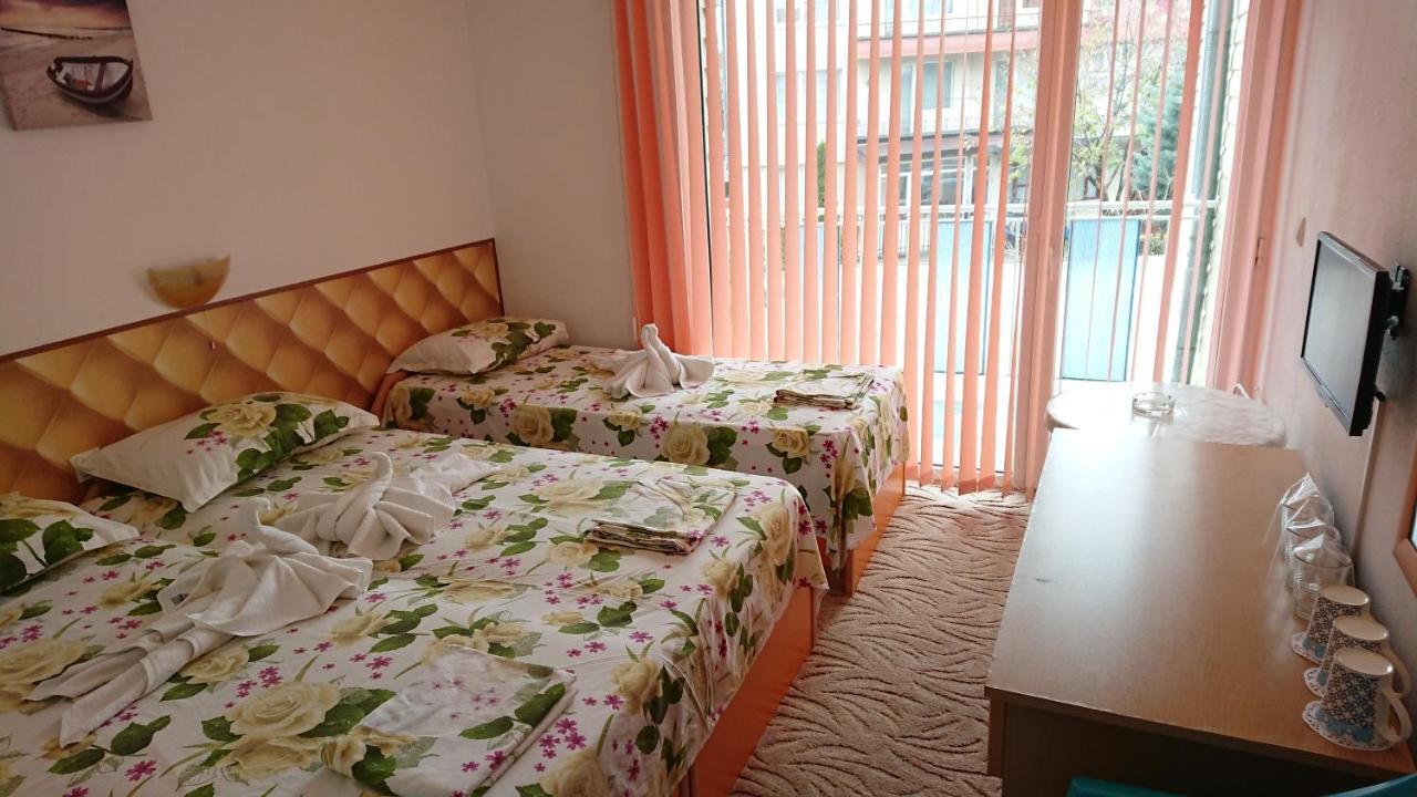 Sianie Guest House Ravda Exterior photo